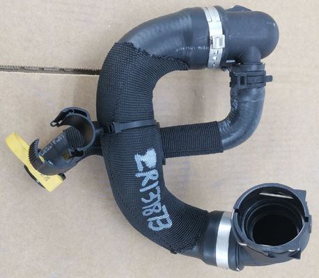 EPDM Otomobil Radyatör Hortumu OE LR137873 Turbo Soğutucu Hortumu